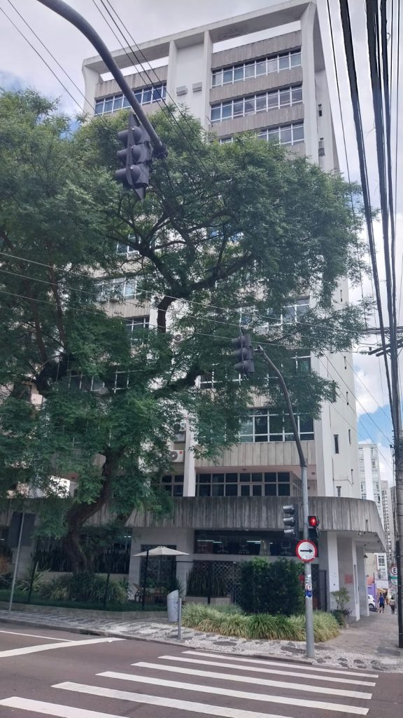 Sala Comercial – Ed. Urupês