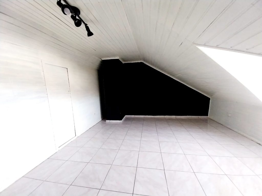 Sobrado 3 Dormitórios – Santa Quitéria