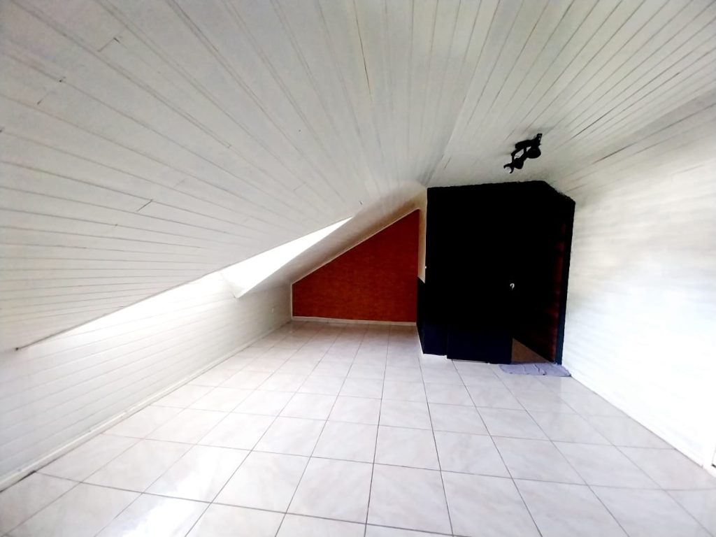 Sobrado 3 Dormitórios – Santa Quitéria
