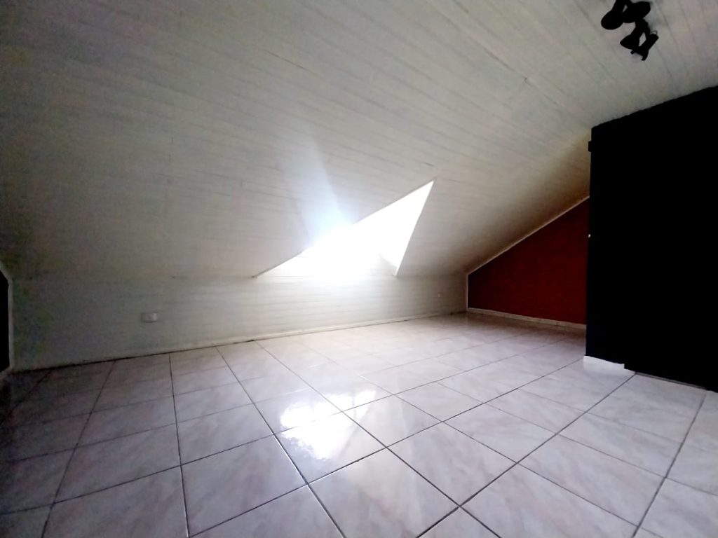 Sobrado 3 Dormitórios – Santa Quitéria