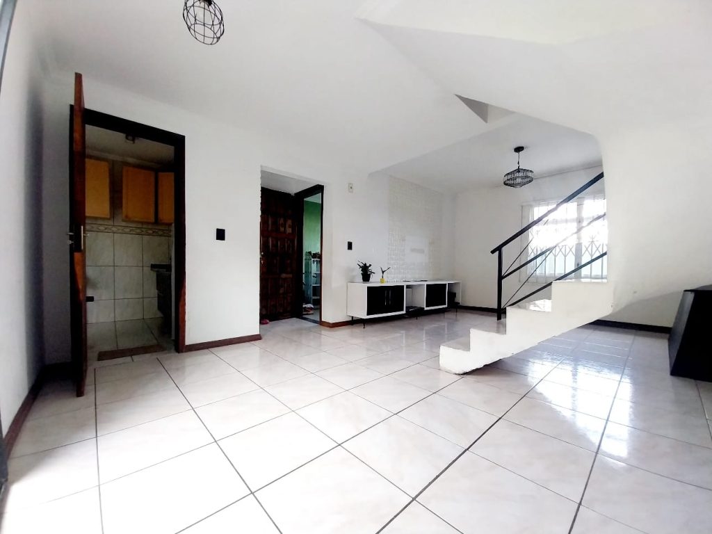 Sobrado 3 Dormitórios – Santa Quitéria